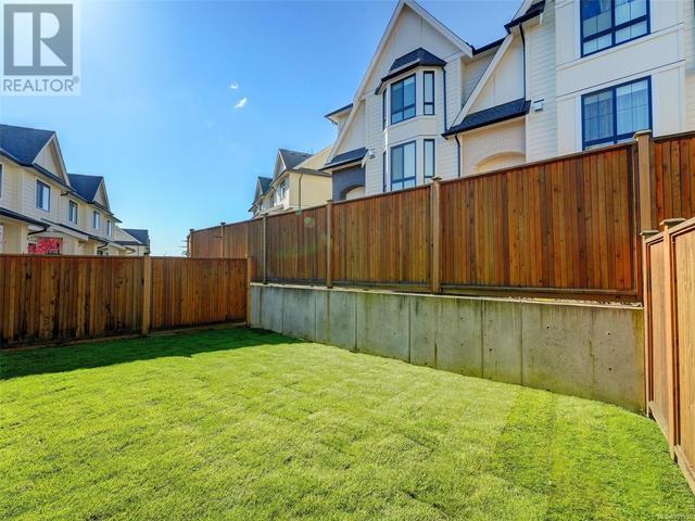 2863 Turnstyle Cres, House attached with 4 bedrooms, 4 bathrooms and 2 parking in Langford BC | Image 35