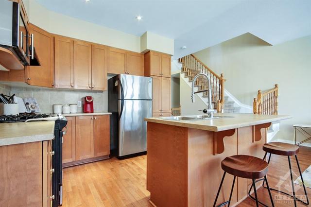 404 Sultan Street, Townhouse with 3 bedrooms, 3 bathrooms and 3 parking in Ottawa ON | Image 11