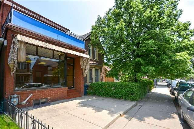 23 Clinton St, House semidetached with 4 bedrooms, 4 bathrooms and 2 parking in Toronto ON | Image 2
