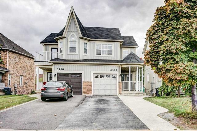 6982 Haines Artist Way, House semidetached with 3 bedrooms, 4 bathrooms and 5 parking in Mississauga ON | Image 1
