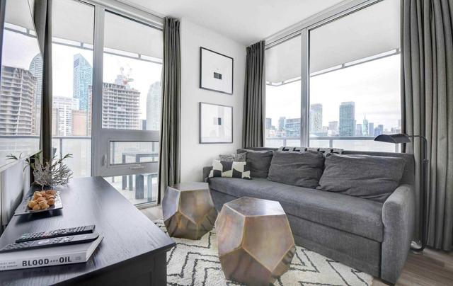1404 - 1 Market St, Condo with 2 bedrooms, 2 bathrooms and 1 parking in Toronto ON | Image 3