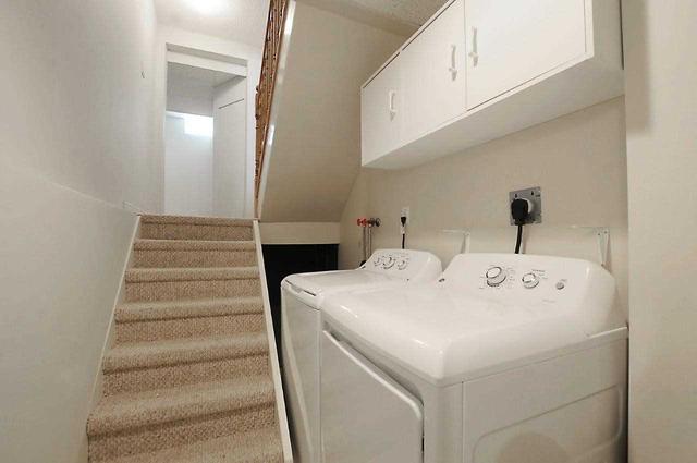 602 Gibney Cres, Townhouse with 3 bedrooms, 2 bathrooms and 2 parking in Newmarket ON | Image 8