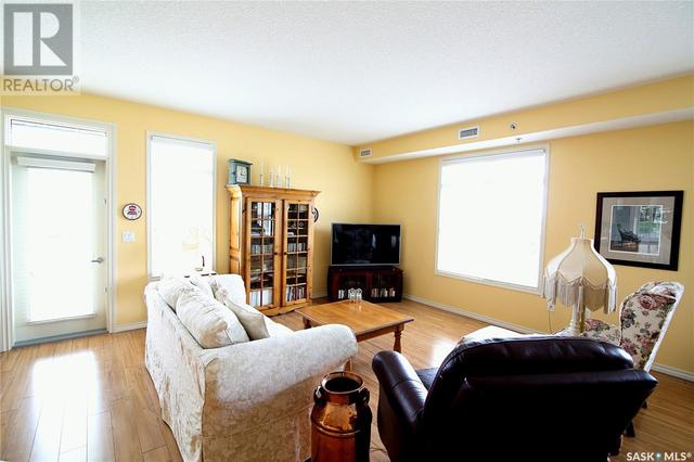 303 - 2160 Heseltine Road, Condo with 2 bedrooms, 2 bathrooms and null parking in Regina SK | Image 6