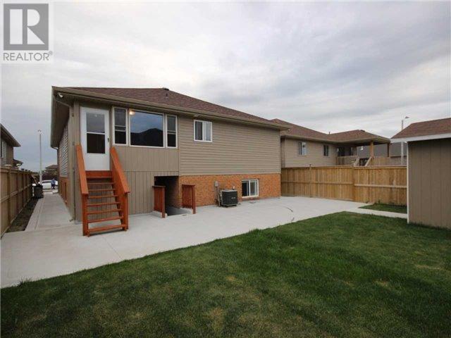 1916 Manitoba St, House detached with 3 bedrooms, 3 bathrooms and 6 parking in Windsor ON | Image 15