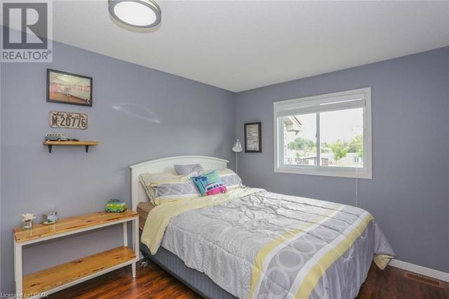 16 - 20 Kernohan Parkway Drive, House attached with 3 bedrooms, 1 bathrooms and null parking in London ON | Image 10