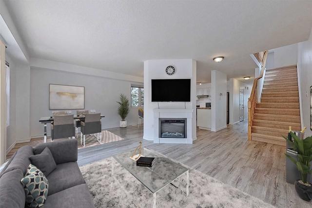 839 Laurelwood Dr, House detached with 3 bedrooms, 2 bathrooms and 3 parking in Waterloo ON | Image 32