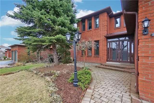 1376 Bishopstoke Way, House detached with 4 bedrooms, 4 bathrooms and 2 parking in Oakville ON | Image 2