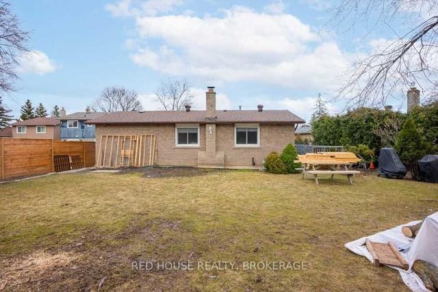 3204 Martins Pine Crt, House detached with 3 bedrooms, 2 bathrooms and 4 parking in Mississauga ON | Image 20