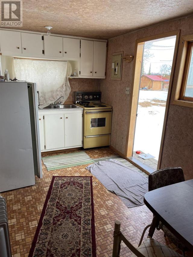 Cabin 10 - LR-kitchen | Image 33