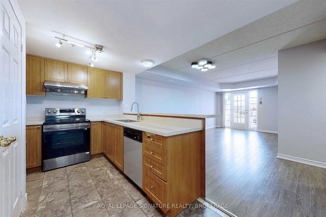113 - 7428 Markham Rd, Condo with 2 bedrooms, 2 bathrooms and 1 parking in Markham ON | Image 3