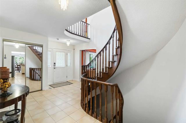 2 Normandy Cres, House detached with 4 bedrooms, 3 bathrooms and 4 parking in Richmond Hill ON | Image 6