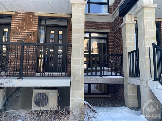 222 Pembina Private, House attached with 2 bedrooms, 2 bathrooms and 2 parking in Ottawa ON | Image 1