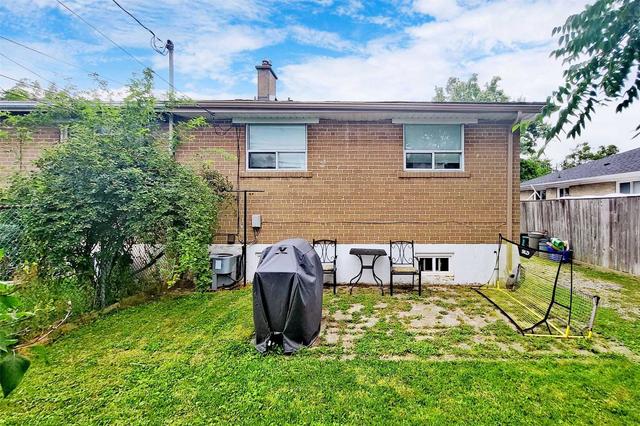 1343 Tatra Dr, House semidetached with 3 bedrooms, 2 bathrooms and 4 parking in Pickering ON | Image 31