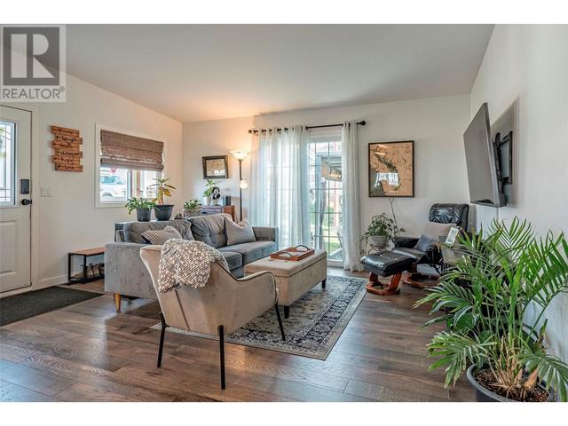 1600 - 43 Avenue Unit# 31, House other with 2 bedrooms, 2 bathrooms and 1 parking in Vernon BC | Image 8