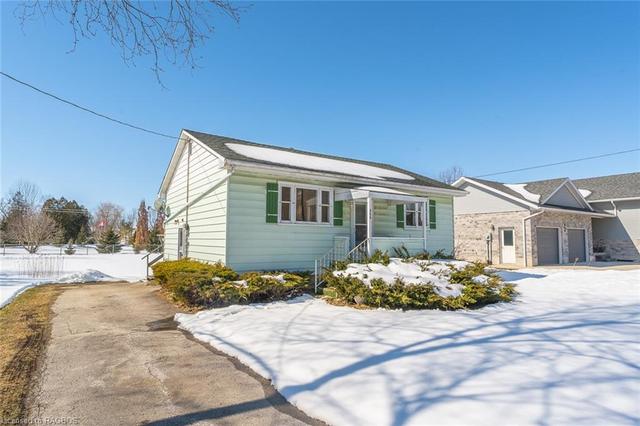 346 David Winkler Parkway, House detached with 2 bedrooms, 1 bathrooms and null parking in West Grey ON | Image 1