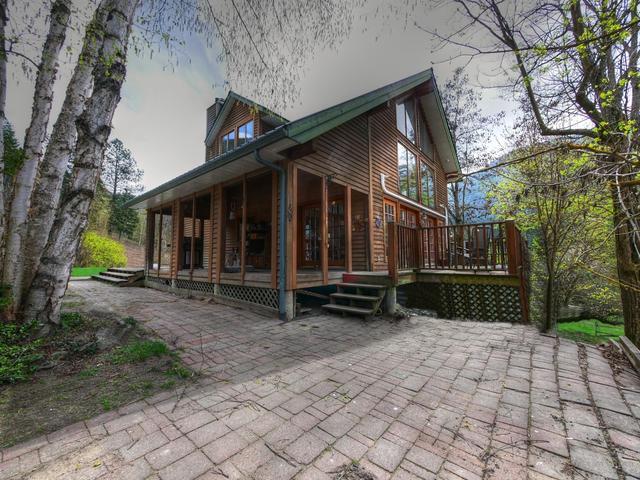 2960 Upper Slocan Park Road, House detached with 4 bedrooms, 3 bathrooms and null parking in Central Kootenay H BC | Image 2