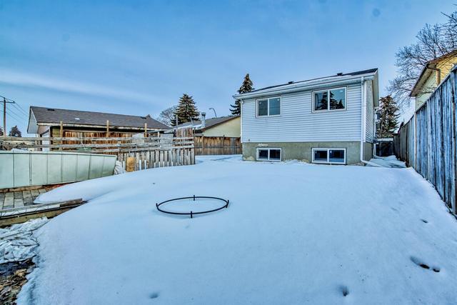 107 Erin Woods Drive Se, House detached with 5 bedrooms, 2 bathrooms and 2 parking in Calgary AB | Image 36