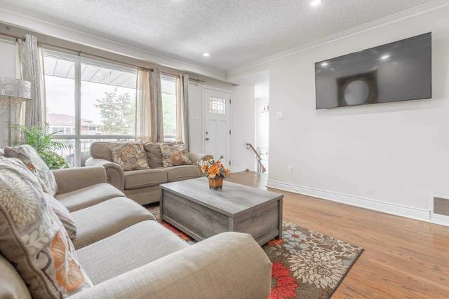 4135 Dunmow Cres, House semidetached with 3 bedrooms, 3 bathrooms and 4 parking in Mississauga ON | Image 33