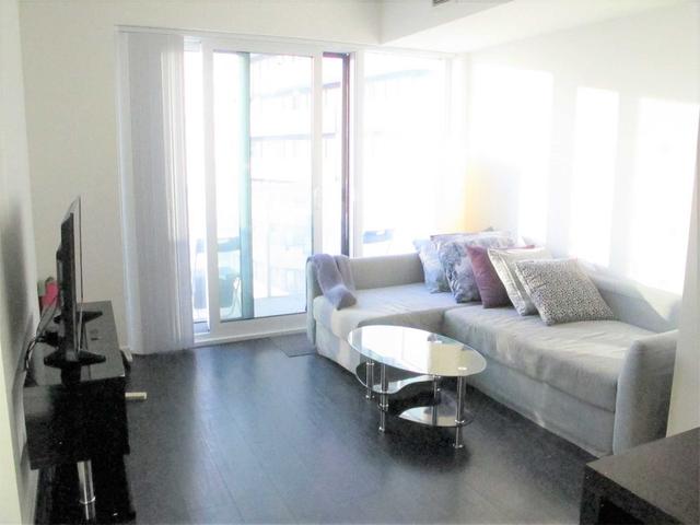 2405 - 100 Harbour St, Condo with 1 bedrooms, 1 bathrooms and 0 parking in Toronto ON | Image 3