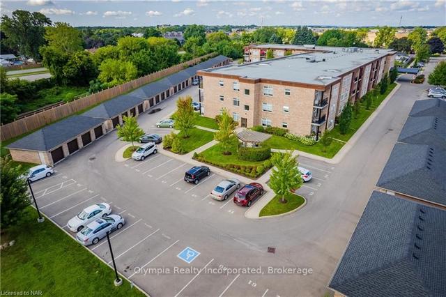 215 - 4644 Pettit Ave E, Condo with 2 bedrooms, 1 bathrooms and 2 parking in Niagara Falls ON | Image 16