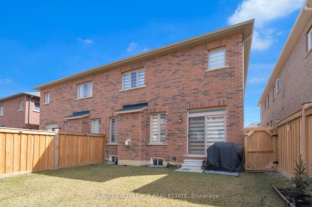 79 Folgate Cres, House semidetached with 4 bedrooms, 4 bathrooms and 3 parking in Brampton ON | Image 33