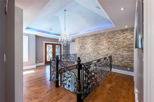 65 Oakfield Dr, House detached with 5 bedrooms, 8 bathrooms and 12 parking in Toronto ON | Image 9
