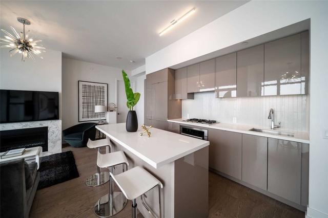 5908 - 7 Grenville St, Condo with 3 bedrooms, 3 bathrooms and 0 parking in Toronto ON | Image 13