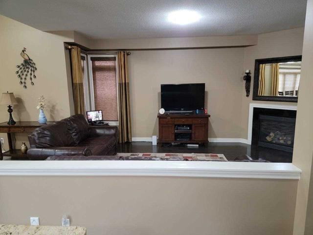 (upper) - 3240 Tacc Dr, House detached with 4 bedrooms, 3 bathrooms and 4 parking in Mississauga ON | Image 13