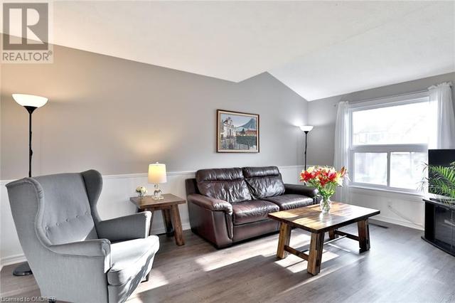 13 - 1550 Grosvenor Street, House semidetached with 3 bedrooms, 1 bathrooms and 2 parking in Oakville ON | Image 5