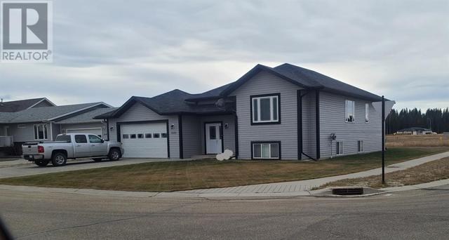 1522 42 Street, House detached with 6 bedrooms, 3 bathrooms and 5 parking in Edson AB | Card Image