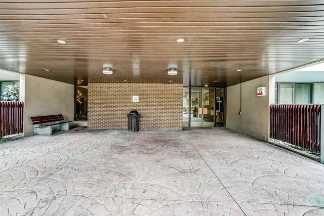 2010 - 260 Scarlett Rd, Condo with 3 bedrooms, 2 bathrooms and 1 parking in Toronto ON | Image 23