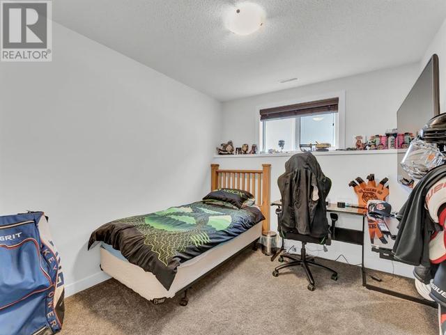 910 9 Avenue Se, Home with 3 bedrooms, 2 bathrooms and 4 parking in Redcliff AB | Image 16