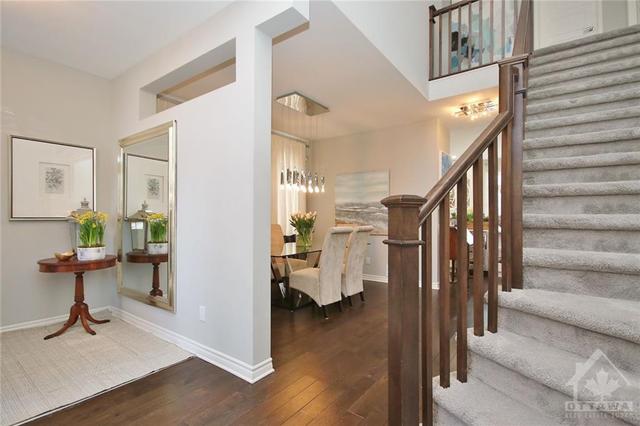 33 Calderwood Way, House detached with 4 bedrooms, 4 bathrooms and 6 parking in Ottawa ON | Image 4