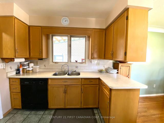 1081 Senate Crt S, House detached with 3 bedrooms, 2 bathrooms and 3 parking in Sarnia ON | Image 32