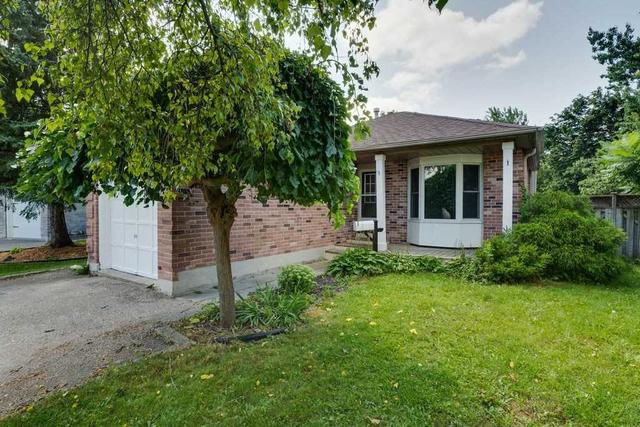 38 Pae Dr, House detached with 2 bedrooms, 2 bathrooms and 4 parking in Barrie ON | Image 9