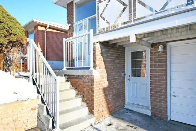 150 Voltarie Cres, House semidetached with 3 bedrooms, 2 bathrooms and 3 parking in Mississauga ON | Image 23