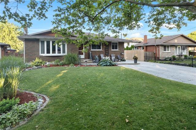 68 Prince Charles Drive, House detached with 4 bedrooms, 2 bathrooms and 6 parking in St. Catharines ON | Image 3