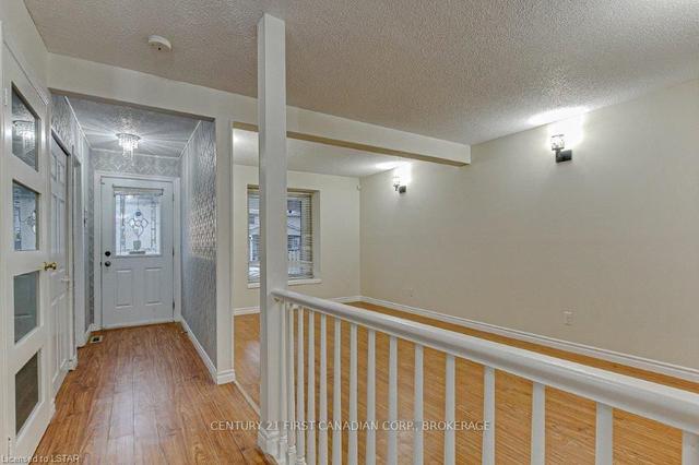 35 - 55 Ashley Cres, Townhouse with 3 bedrooms, 2 bathrooms and 2 parking in London ON | Image 26