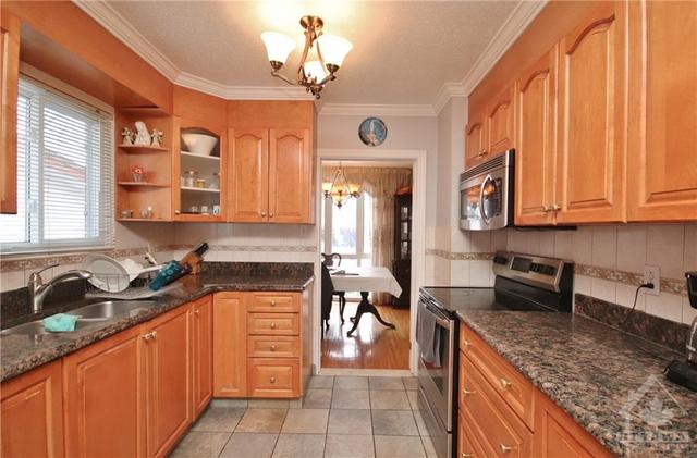 1271 Collins Avenue, House detached with 4 bedrooms, 3 bathrooms and 2 parking in Ottawa ON | Image 15