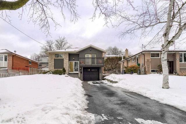 583 Beechwood St, House detached with 3 bedrooms, 1 bathrooms and 4 parking in Oshawa ON | Image 1