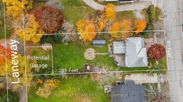 25 Peel St, House detached with 5 bedrooms, 2 bathrooms and 2 parking in Penetanguishene ON | Image 12