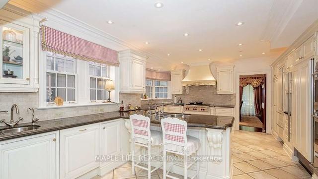 11 Dewbourne Ave, House detached with 5 bedrooms, 8 bathrooms and 4 parking in Toronto ON | Image 34