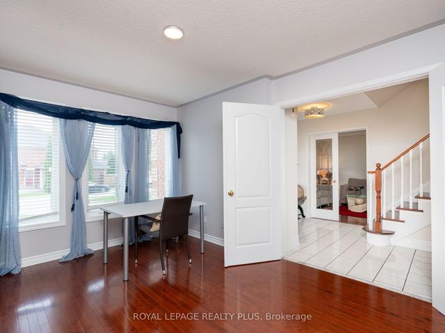 3546 Trelawny Circ, House detached with 5 bedrooms, 4 bathrooms and 8 parking in Mississauga ON | Image 2