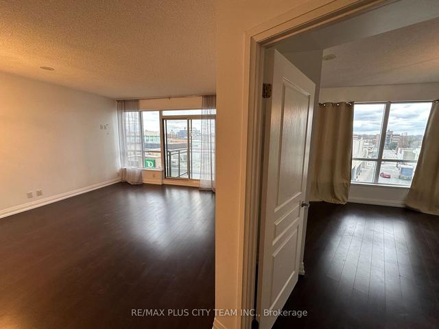 304 - 85 The Donway W, Condo with 1 bedrooms, 1 bathrooms and 1 parking in Toronto ON | Image 2