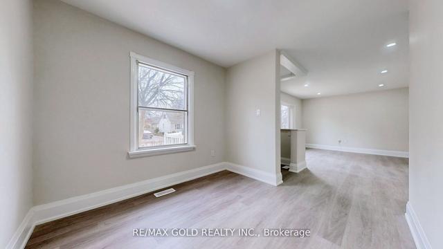 22 Rogers Rd, House detached with 3 bedrooms, 2 bathrooms and 4 parking in Brampton ON | Image 39
