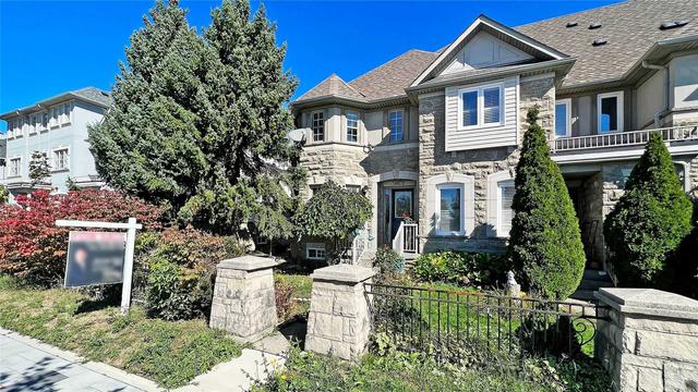 9017 Yonge St, House attached with 3 bedrooms, 3 bathrooms and 3 parking in Richmond Hill ON | Image 12