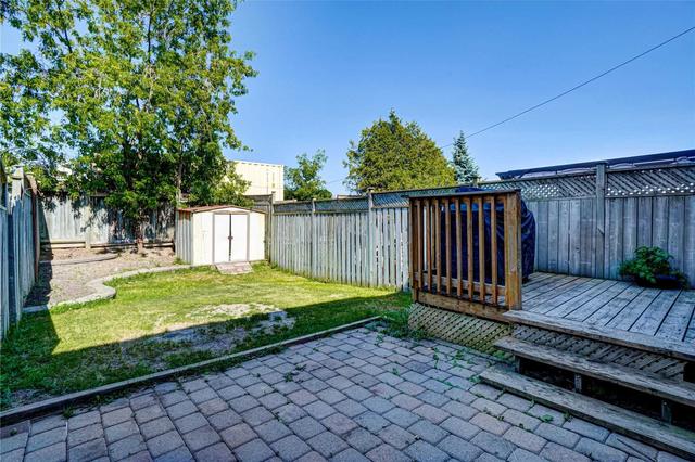 1081 Tilbury St, House attached with 3 bedrooms, 2 bathrooms and 4 parking in Oshawa ON | Image 32
