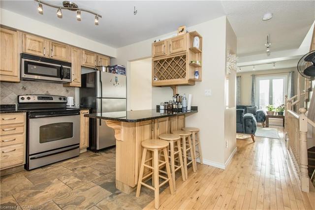 94 - 302 College Avenue W, House attached with 3 bedrooms, 1 bathrooms and 2 parking in Guelph ON | Image 12