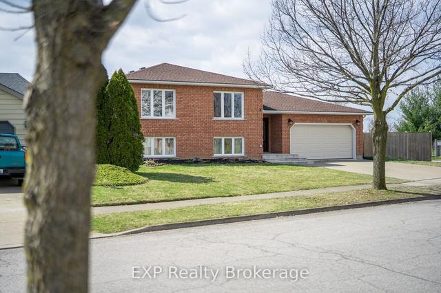 3901 Glenoaks Ave, House detached with 3 bedrooms, 3 bathrooms and 4 parking in Niagara Falls ON | Image 12