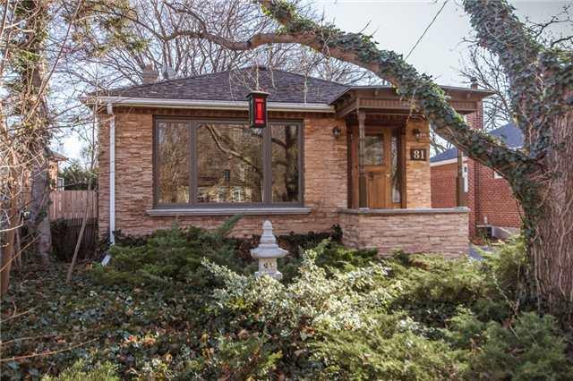 81 Savona Dr, House detached with 2 bedrooms, 2 bathrooms and 2 parking in Toronto ON | Image 1